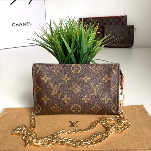 Louis Vuitton Handbags - Louis Vuitton Crossbody purse
